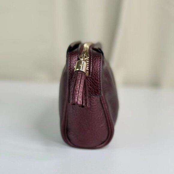 Gucci Burgundy Metallic Leather Soho Clutch Handbag with Iconic Logo Design - Picture 4 of 9